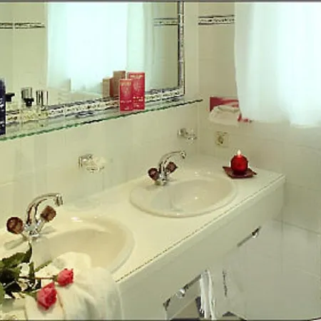 Hotel Garni Sursilva 4*