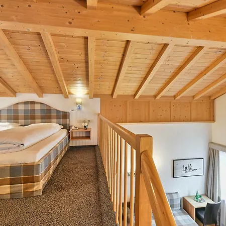 Otel Garni Sursilva 4*