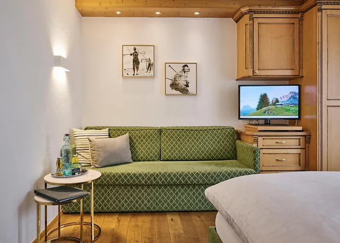 فندق Garni Sursilva 4*